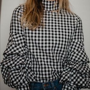 Checkered long sleeve, puff sleeves